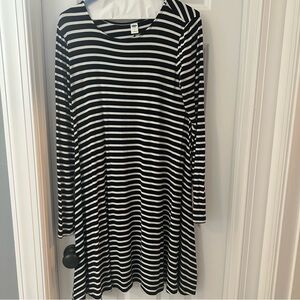 Black and White Striped Long Sleeve Cotton Dress